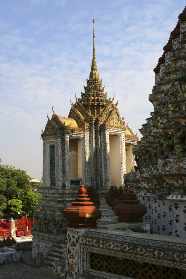 Khaosan, Thailand - GPS 13.761792, 100.490865 - Canon EOS 20D + Canon EF-S 17-85mm f/4-5.6 IS USM -  - 0/1 - f/8.0 - ISO100