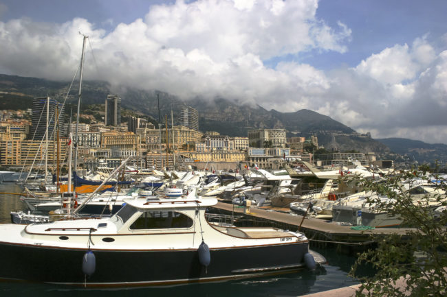 La Condamine, Monaco - GPS 43.734628, 7.422298 - Canon EOS 20D + Canon EF-S 17-85mm f/4-5.6 IS USM -  - 0/1 - f/8.0 - ISO100