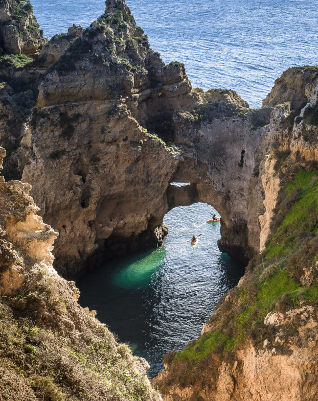 Porto de Mós, Portugal - GPS 37.080398, -8.668638 - Panasonic GH4 + Panasonic Lumix G Vario 12-35mm/2,8 OIS - 70mm - 1/50 - f/8.0 - ISO200