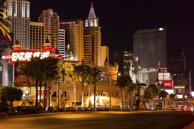 Bracken, United States - GPS 36.099455, -115.172638 - Canon EOS 7D + Sigma AF 24-70mm f/2.8 EX DG macro -  - 1/4 - f/5.6 - ISO640