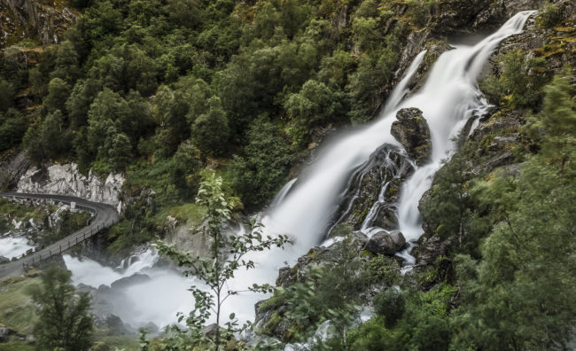 Briksdalsbre, Norway - GPS 61.657625, 6.847593 - Panasonic GH4 + Olympus M.Zuiko ED 9-18mm 4.0-5.6 - 34mm - 20/1 - f/8.0 - ISO100