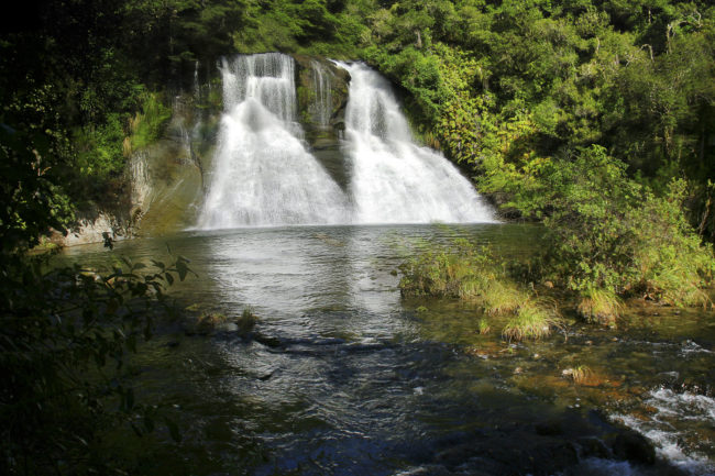 Waikaremoana, New Zealand - GPS -38.742980, 177.161740 - Canon EOS 20D + Canon EF-S 17-85mm f/4-5.6 IS USM -  - 1/100 - f/8.0 - ISO100