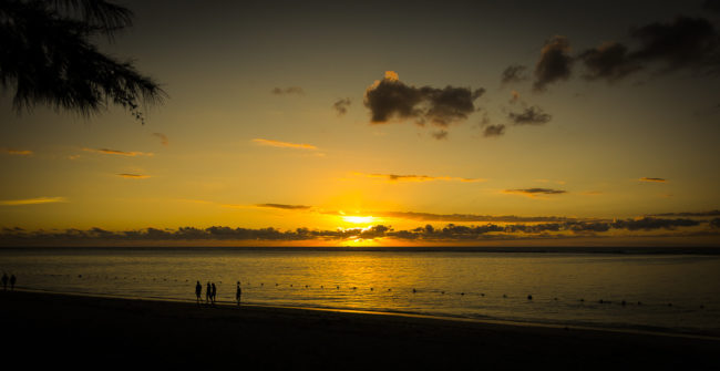 Flic en Flac, Mauritius - GPS -20.283715, 57.364228 - SONY DSC-RX100 + 28-100mm F1.8-4.9 - 28mm - 1/160 - f/8.0 - ISO80
