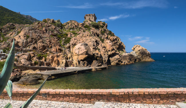 Guaita, France - GPS 42.268595, 8.693295 - Panasonic GH4 + Panasonic Lumix G Vario 12-35mm/2,8 OIS - 24mm - 1/125 - f/8.0 - ISO200