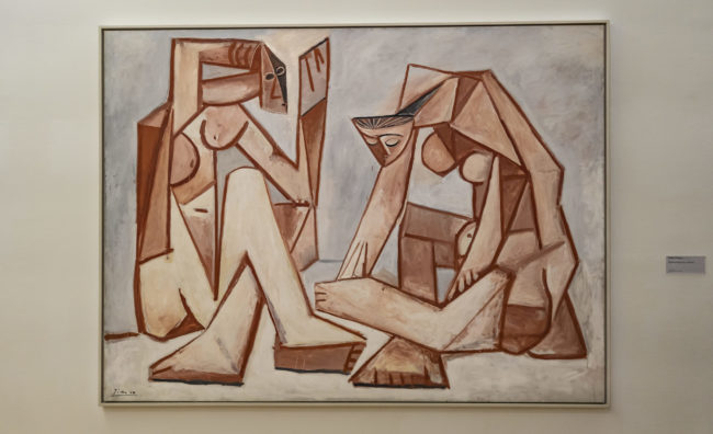 Bibliothèque Kandinsky, Centre , France - GPS 48.860525, 2.352522 - Sony A7III + SONY FE 24-105mm, F4 G OSS - 39mm - 1/80 - f/4.0 - ISO2000