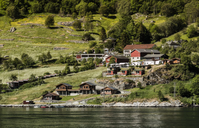 Geiranger, Norway - GPS 62.111072, 7.193953 - Panasonic GH4 + Panasonic Lumix G X VARIO 35-100mm f/2.8 Power OIS - 200mm - 1/60 - f/6.3 - ISO100