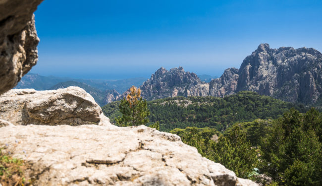 Village de Bavella, France - GPS 41.797127, 9.225673 - Panasonic GH4 + Panasonic Lumix G Vario 12-35mm/2,8 OIS - 32mm - 1/1000 - f/2.8 - ISO200