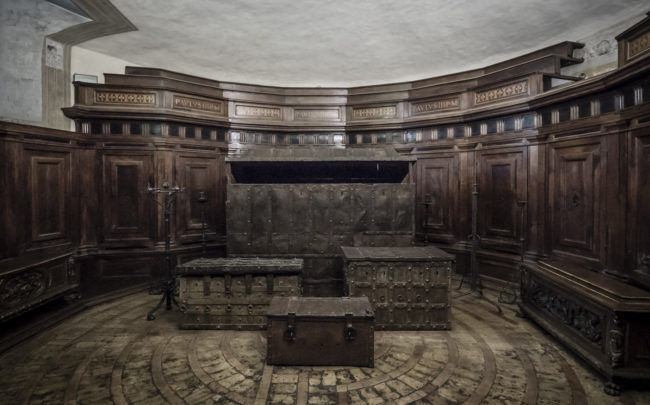 Ponte, Italy - GPS 41.902983, 12.466305 - Panasonic Lumix DMC-GH4 + Olympus M.Zuiko ED 9-18mm 4.0-5.6 - 18mm - 1/20 - f/4.0 - ISO1600