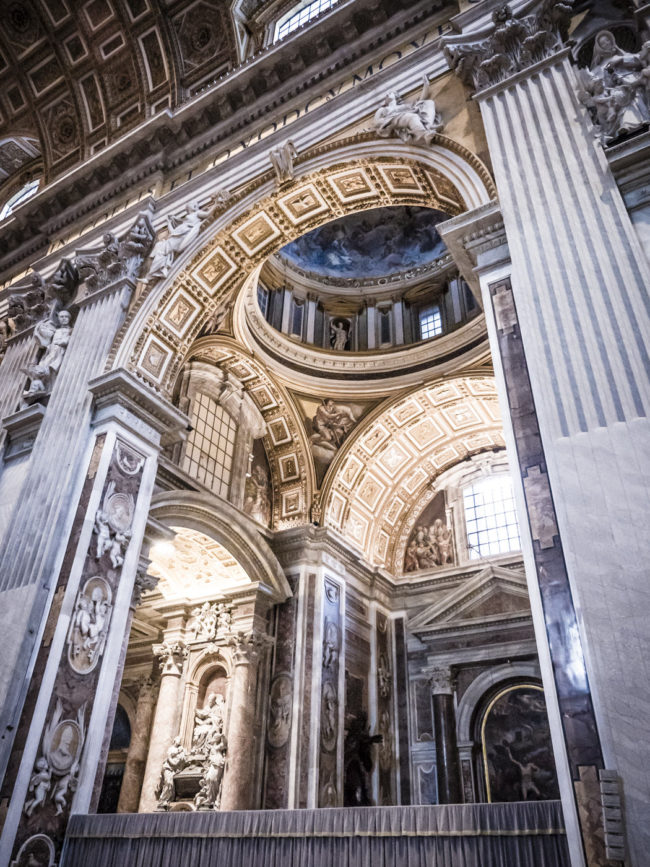 St. Peter's Basilica, Italy - GPS 41.902178, 12.454737 - Panasonic Lumix DMC-GH4 + Panasonic Lumix G Vario 12-35mm/2,8 OIS - 24mm - 1/20 - f/2.8 - ISO1600