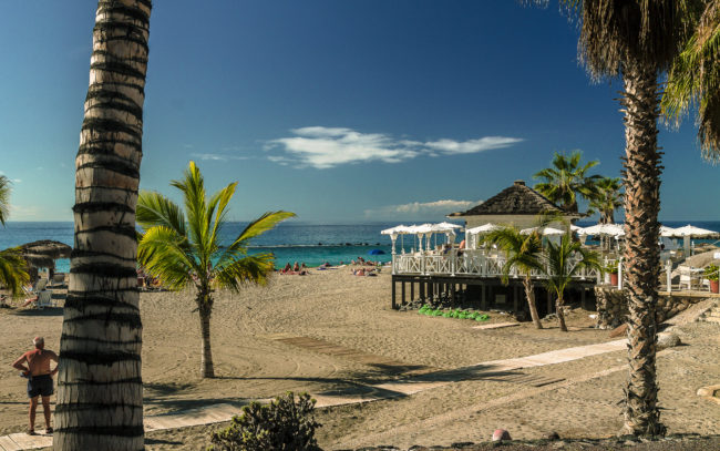 Playa del Duque, Spain - GPS 28.091980, -16.743753 - Canon EOS 1100D + Tamron AF 17-50mm 2,8 XR Di II LD ASL -  - 1/160 - f/8.0 - ISO100