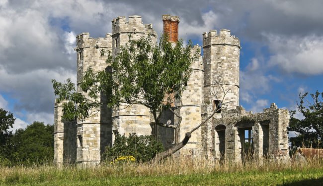 Titchfield, United Kingdom - GPS 50.856593, -1.230920 - Canon EOS 20D + Canon EF-S 17-85mm f/4-5.6 IS USM -  - 0/1 - f/8.0 - ISO100