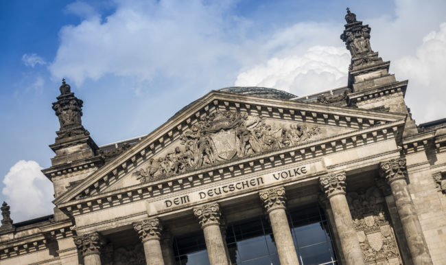 Berlin-Tiergarten, Germany - GPS 52.518585, 13.375112 - SONY DSC-RX100 IV + 27-70mm F1.8-2.8 - 70mm - 1/50 - f/9.0 - ISO80