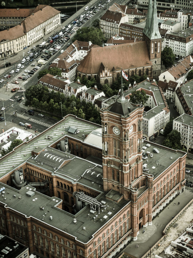 Mitte, Germany - GPS 52.520953, 13.409602 - Panasonic GH4 + Panasonic Lumix G X VARIO 35-100mm f/2.8 Power OIS - 78mm - 1/100 - f/3.2 - ISO200