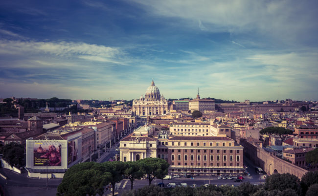 Ponte, Italy - GPS 41.902880, 12.466313 - Panasonic GH4 + Olympus M.Zuiko ED 9-18mm 4.0-5.6 - 30mm - 1/250 - f/8.0 - ISO200