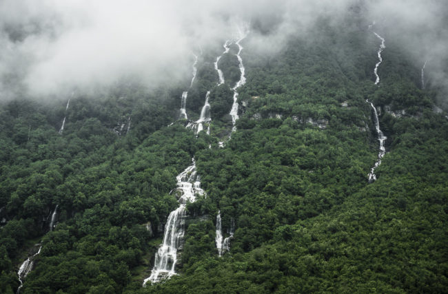 Bjørkan, Norway - GPS 62.655087, 8.672118 - Panasonic GH4 + Panasonic Lumix G X VARIO 35-100mm f/2.8 Power OIS - 84mm - 1/30 - f/5.6 - ISO100