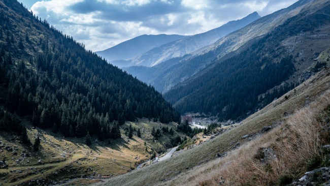 sub Balea Lac, Romania - GPS 45.584985, 24.640791 - Sony A7III + SONY FE 24-105mm, F4 G OSS - 34mm - 1/60 - f/6.3 - ISO100