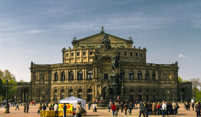 Dresden, Germany - GPS 51.053558, 13.736517 - Canon EOS 7D + Sigma 17-50mm, F2.8 EX DC OS HSM -  - 1/80 - f/8.0 - ISO100
