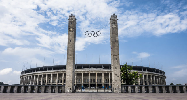 Heerstraße, Germany - GPS 52.512668, 13.240092 - SONY DSC-RX100 IV + 27-70mm F1.8-2.8 - 24mm - 1/400 - f/8.0 - ISO200