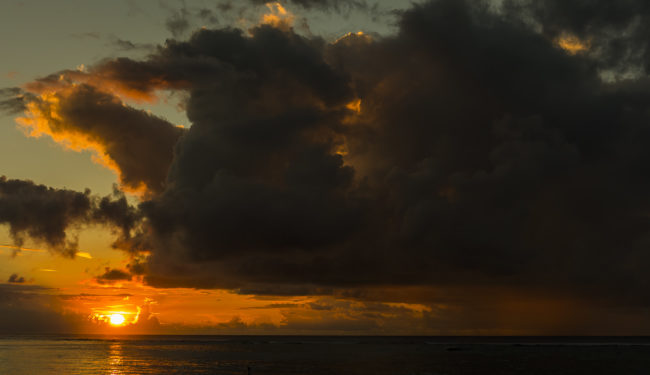 Flic en Flac, Mauritius - GPS -20.283715, 57.364228 - SONY DSC-RX100 + 28-100mm F1.8-4.9 - 53mm - 1/100 - f/8.0 - ISO80