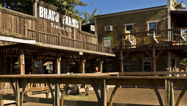 Traver, United States - GPS 36.448137, -119.486223 - Canon EOS 7D + Sigma AF 24-70mm f/2.8 EX DG macro -  - 0/1 - f/8.0 - ISO100