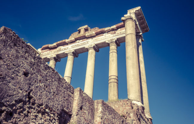 Campitelli, Italy - GPS 41.892122, 12.484383 - Panasonic GH4 + Olympus M.Zuiko ED 9-18mm 4.0-5.6 - 36mm - 1/320 - f/8.0 - ISO200