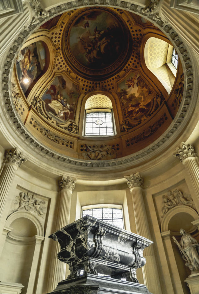 Invalides, France - GPS 48.855023, 2.312483 - Sony A7III + SONY FE 24-105mm, F4 G OSS - 24mm - 1/100 - f/4.0 - ISO2000