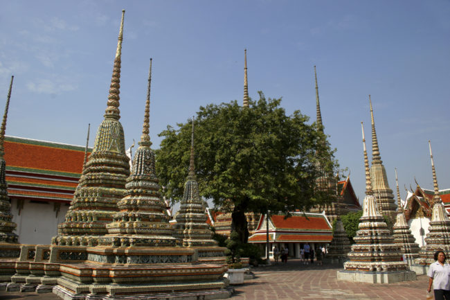 Khaosan, Thailand - GPS 13.761792, 100.490865 - Canon EOS 20D + Canon EF-S 17-85mm f/4-5.6 IS USM -  - 1/200 - f/9.0 - ISO100