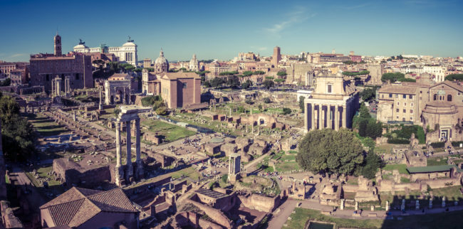 Campitelli, Italy - GPS 41.891092, 12.486337 - Panasonic GH4 + Olympus M.Zuiko ED 9-18mm 4.0-5.6 - 18mm - 1/200 - f/8.0 - ISO200