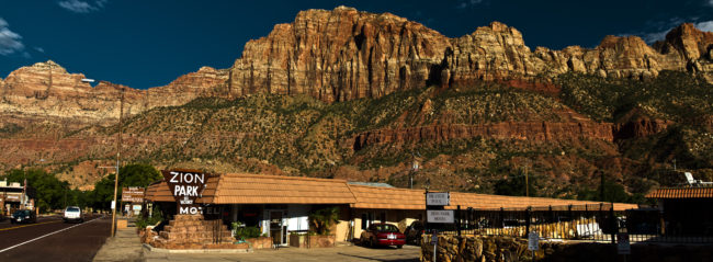 Springdale, United States - GPS 37.188845, -112.998668 - Canon EOS 7D + Tokina AF 11-16mm f/2.8 AT-X Pro DX -  - 0/1 - f/8.0 - ISO100