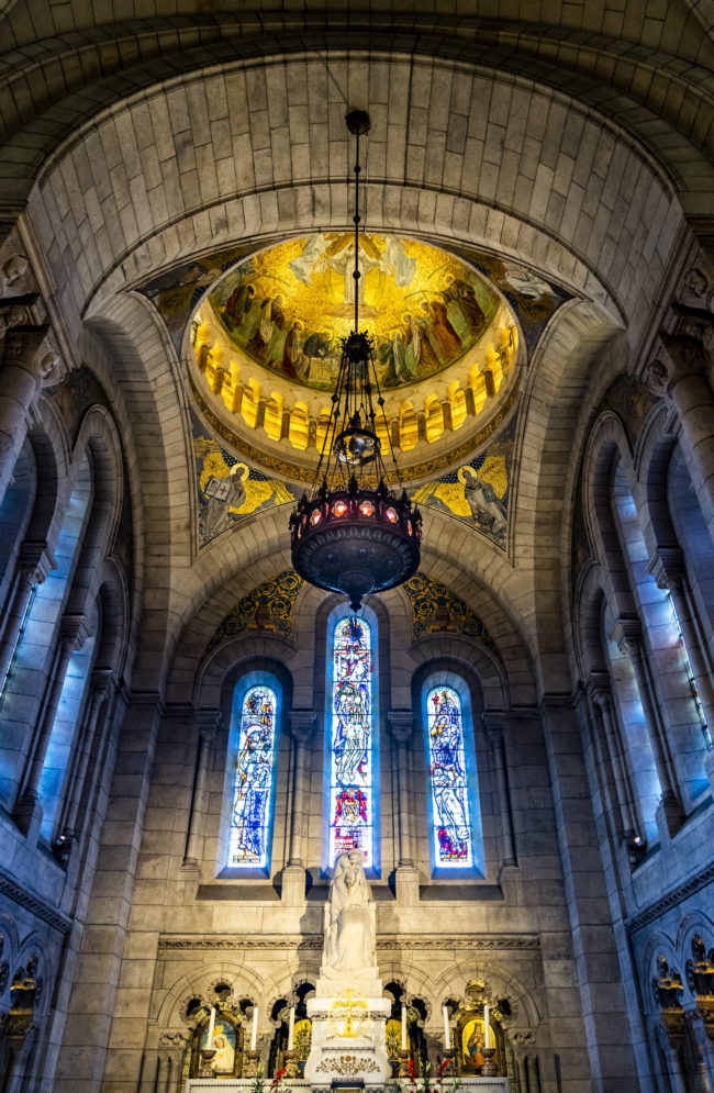 Basilika Sacré-Cœur - Montmartre, France - GPS 48.886508, 2.343003 - Sony A7III + SONY FE 24-105mm, F4 G OSS - 24mm - 1/20 - f/4.0 - ISO3200