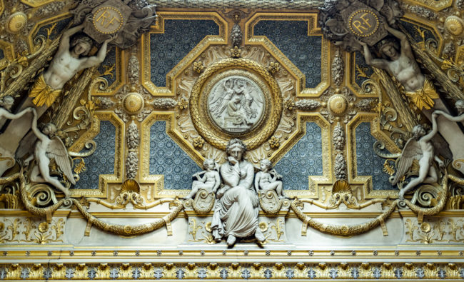 Musée du Louvre, France - GPS 48.859975, 2.336925 - Sony A7III + SONY FE 24-105mm, F4 G OSS - 56mm - 1/100 - f/4.0 - ISO2500