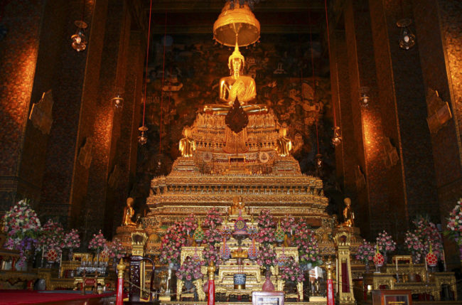 Wat Pho, Thailand - GPS 13.746572, 100.493305 - Canon EOS 20D + Canon EF-S 17-85mm f/4-5.6 IS USM -  -  -  - ISO