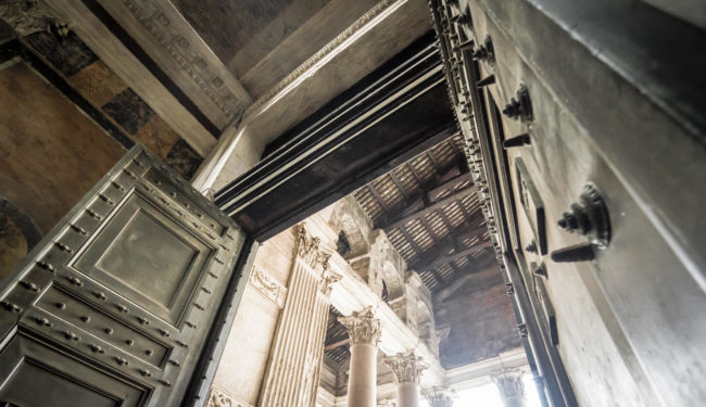 Sant' Eustachio, Italy - GPS 41.898962, 12.477077 - Panasonic GH4 + Olympus M.Zuiko ED 9-18mm 4.0-5.6 - 18mm - 1/50 - f/4.0 - ISO1600