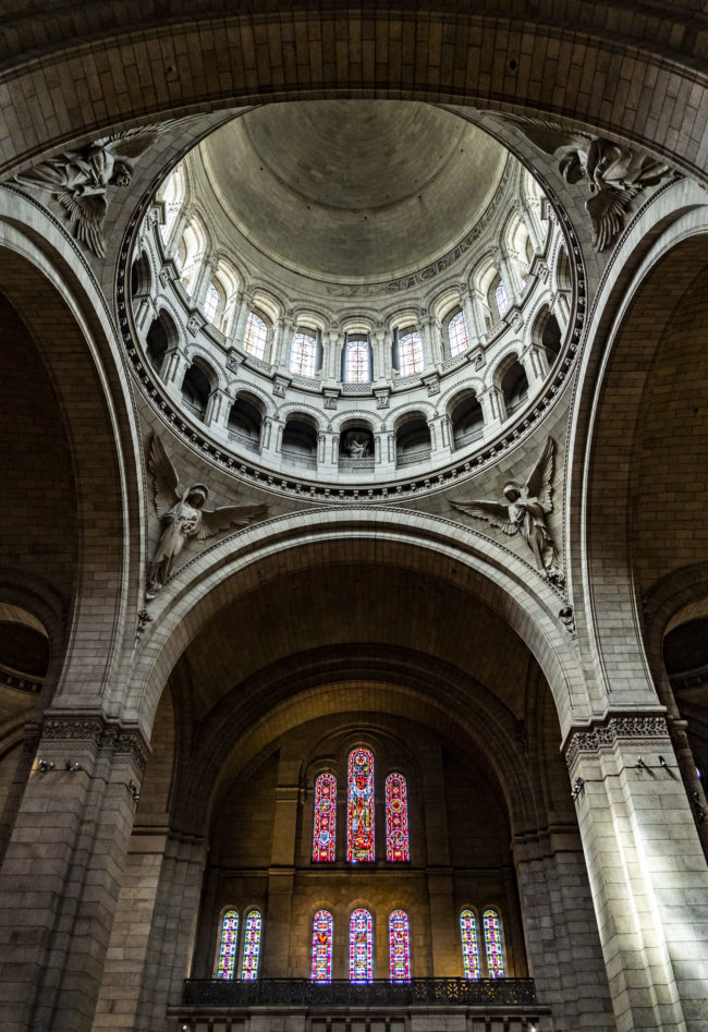 Basilika Sacré-Cœur - Montmartre, France - GPS 48.886508, 2.343003 - Sony A7III + SONY FE 24-105mm, F4 G OSS - 24mm - 1/100 - f/4.0 - ISO3200