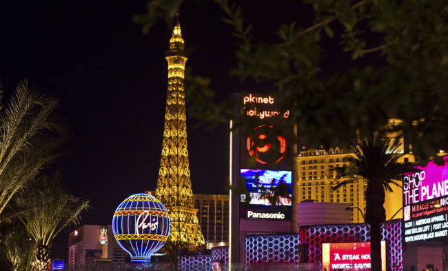 Bracken, United States - GPS 36.112258, -115.173197 - Canon EOS 7D + Sigma AF 24-70mm f/2.8 EX DG macro -  - 1/60 - f/3.5 - ISO640
