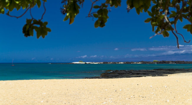 Mahaiula, Hawaii - GPS 19.781370, -156.040917 - Canon EOS 7D + Sigma 17-50mm, F2,8 EX DC OS HSM -  - 1/1600 - f/2.8 - ISO100