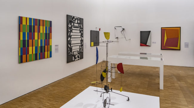 Bibliothèque Kandinsky, Centre , France - GPS 48.860525, 2.352522 - Sony A7III + SONY FE 24-105mm, F4 G OSS - 24mm - 1/160 - f/4.0 - ISO2000