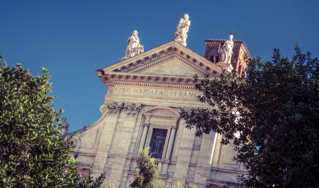 Campitelli, Italy - GPS 41.891235, 12.487943 - Panasonic GH4 + Panasonic Lumix G Vario 12-35mm/2,8 OIS - 70mm - 1/50 - f/8.0 - ISO200