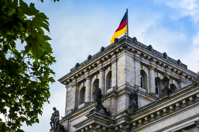 Berlin-Tiergarten, Germany - GPS 52.518585, 13.375112 - Panasonic GH4 + Panasonic Lumix G X VARIO 35-100mm f/2.8 Power OIS - 78mm - 1/100 - f/8.0 - ISO200