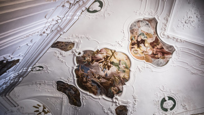 Erice, Italy - GPS 38.037198, 12.586600 - Panasonic Lumix DMC-GH4 + Panasonic Lumix G Vario 12-35mm/2,8 OIS - 24mm - 1/40 - f/2.8 - ISO800