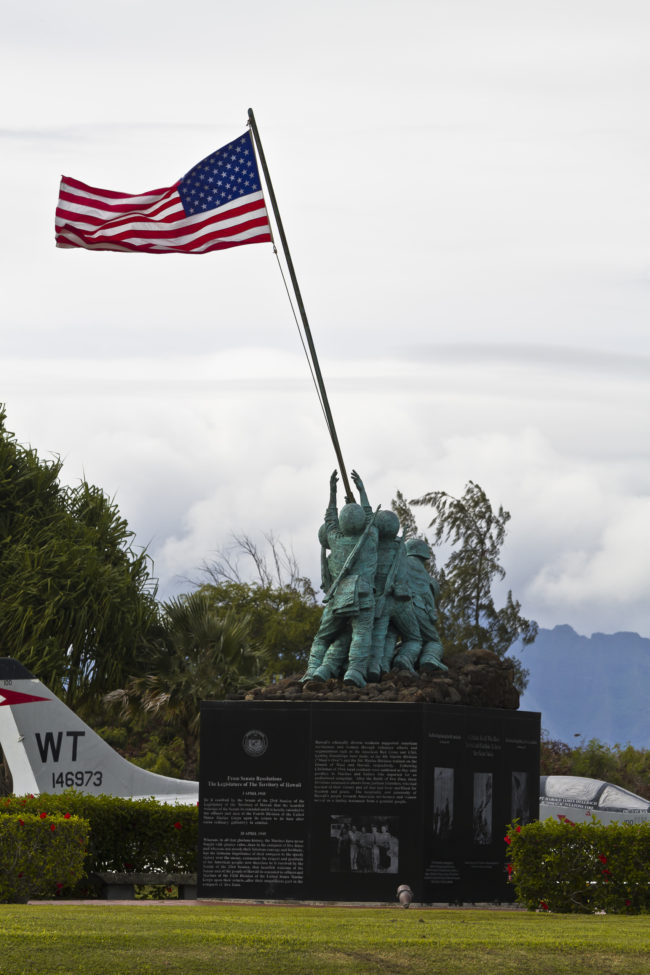Kaneohe Station, United States - GPS 21.435727, -157.756762 - Canon EOS 7D + Canon EF 70-200mm f/4 USM L IS -  - 1/160 - f/7.1 - ISO100