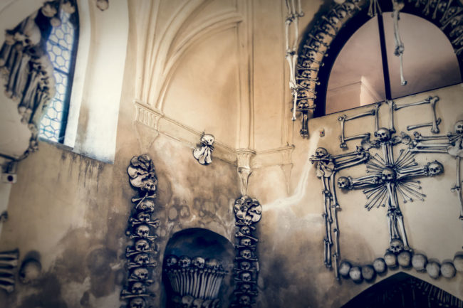 Kutna Hora, Czech Republic - GPS 49.961802, 15.288243 - Sony RX100 IV + ZEISS Vario-Sonnar T*, 8,8-25,7mm F1,8-2,8 - 35mm - 1/40 - f/2.8 - ISO320