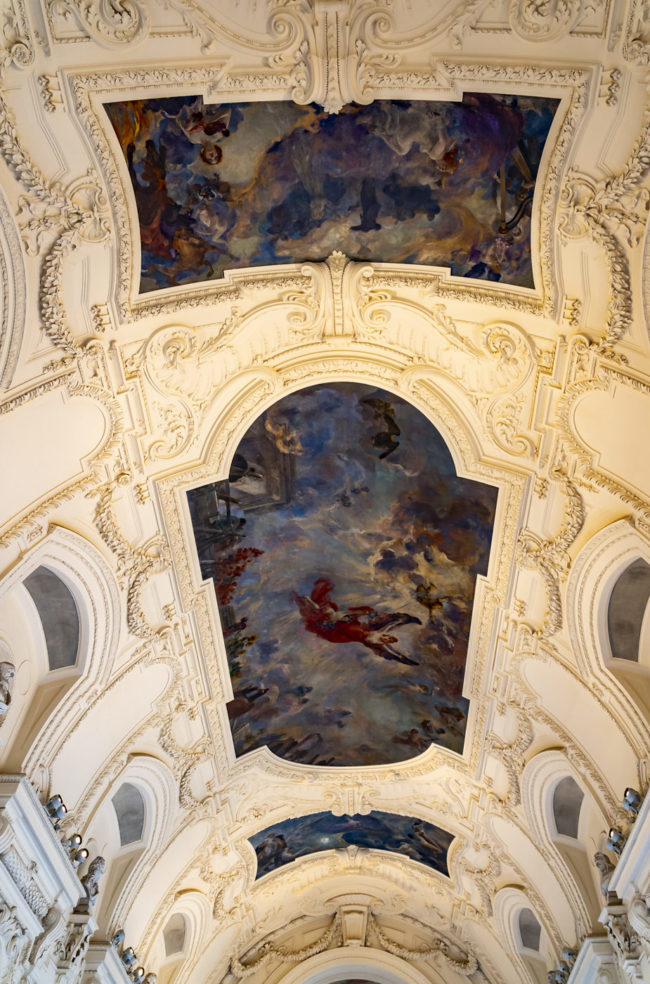 Champs-Elysées, France - GPS 48.866438, 2.314683 - Sony A7III + SONY FE 24-105mm, F4 G OSS - 24mm - 1/160 - f/4.0 - ISO1250