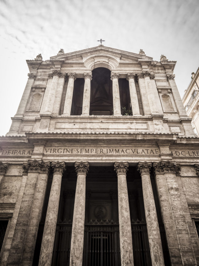 Roma Pallatina, Italy - GPS 41.893917, 12.482700 - Panasonic GH4 + Olympus M.Zuiko ED 9-18mm 4.0-5.6 - 24mm - 1/80 - f/8.0 - ISO200