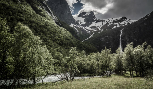 Briksdalsbre, Norway - GPS 61.664500, 6.845057 - Panasonic GH4 + Panasonic Lumix G Vario 12-35mm/2,8 OIS - 32mm - 1/200 - f/8.0 - ISO200