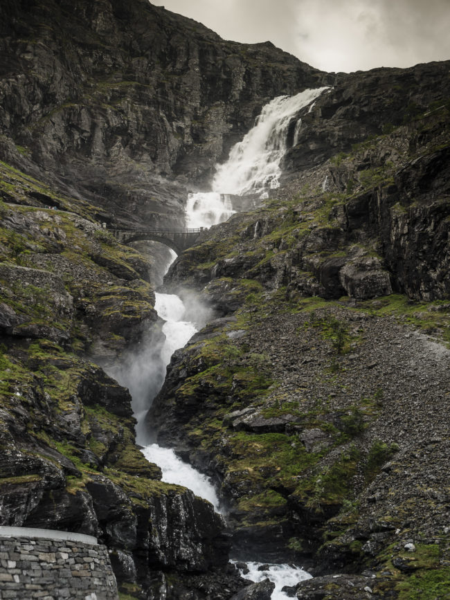 Bø, Norway - GPS 62.463610, 7.674798 - Panasonic GH4 + Panasonic Lumix G Vario 12-35mm/2,8 OIS - 70mm - 1/50 - f/4.5 - ISO100