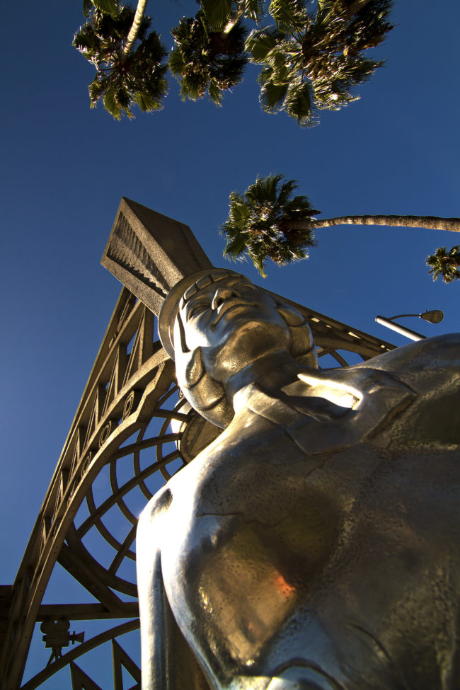 Hollywood Heights, United States - GPS 34.101398, -118.344972 - Canon EOS 7D + Sigma AF 24-70mm f/2.8 EX DG macro -  - 0/1 - f/8.0 - ISO100