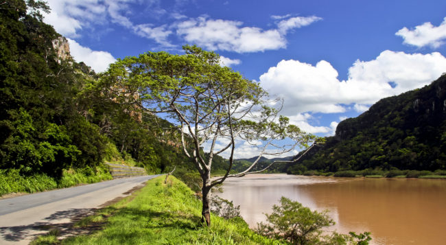 Port Saint John’s, South Africa - GPS -31.613602, 29.539988 - Canon EOS 20D + Canon EF-S 17-85mm f/4-5.6 IS USM -  - 0/1 - f/8.0 - ISO100