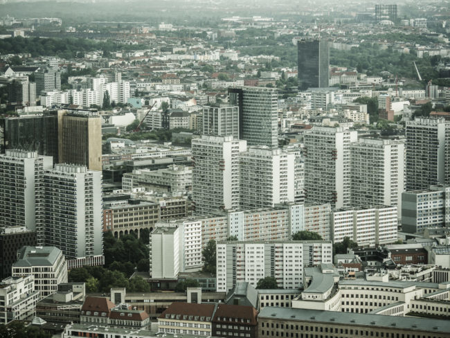 Mitte, Germany - GPS 52.520953, 13.409602 - Panasonic GH4 + Panasonic Lumix G X VARIO 35-100mm f/2.8 Power OIS - 144mm - 1/100 - f/3.2 - ISO200