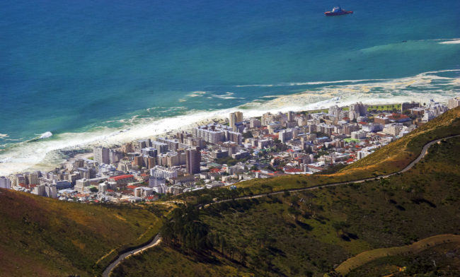 Table Mountain, South Africa - GPS -33.958603, 18.403687 - Canon EOS 20D + Canon EF-S 17-85mm f/4-5.6 IS USM -  - 0/1 - f/8.0 - ISO100